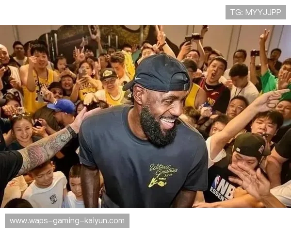 篮球运动员被粉丝求婚差点答应