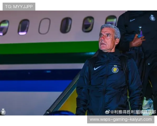 利雅得胜利控球下寻找空档